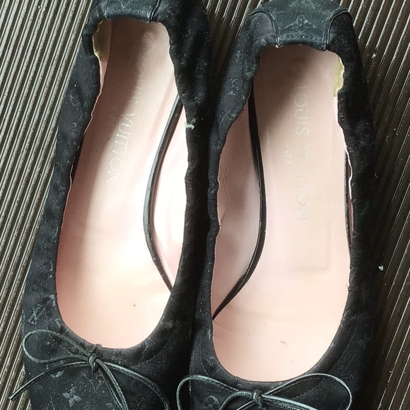 Louis Vuitton monogrammed flats👠 - Picture 3 of 11